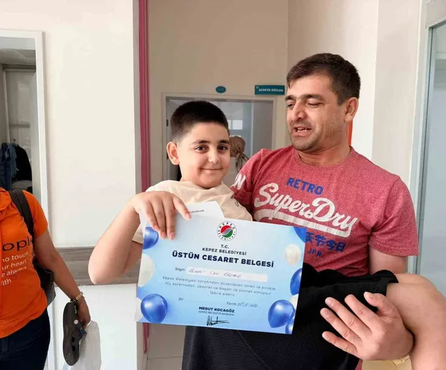 Kepez'te 500 çocuğa hijyenik sünnet uygulaması ve 'üstün cesaret belgesi'