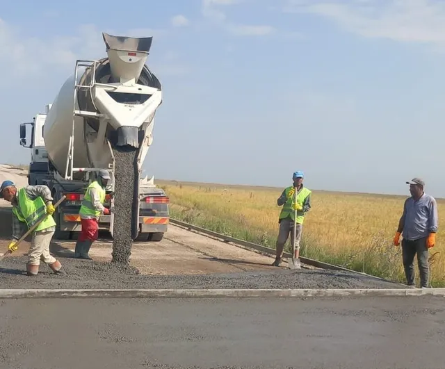 Kırsalda ulaşım ağı güçleniyor: Kars’ta asfalt, beton ve parke çalışmaları devam ediyor