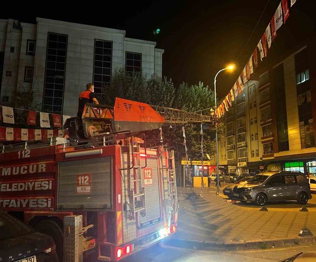 Kırşehir'de bayrak yenileme tartışması: CHP itfaiye talebinin reddedildiğini açıkladı