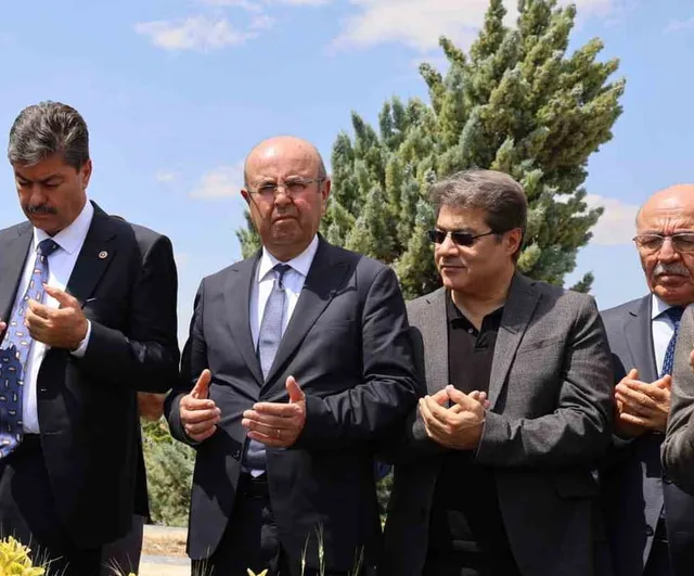 Kırşehir'de türkünün hafızası canlanıyor: Neşet Ertaş festivali başladı
