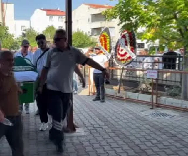 Komşunun ilaçlaması iddiasıyla 9 yaşındaki Yusuf Talha son yolculuğuna uğurlandı