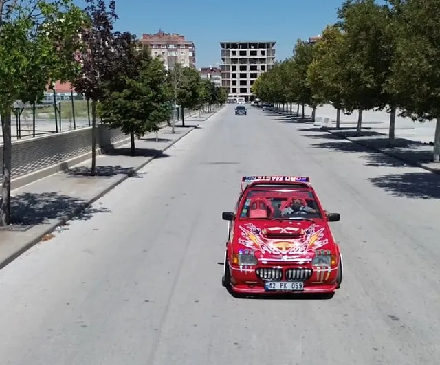 Konya ustası hayalini gerçeğe dönüştürdü: aracı Şimşek McQueen’e benzetti