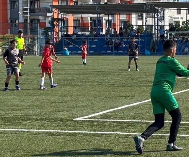 Körfez'de minikler için dostluk şenliği: Alparslan Ersel Sayarı anısına