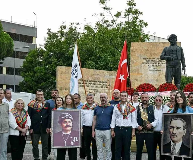 Kortejle anılan kurtdereli güreşleri ilk gününü törenle tamamladı