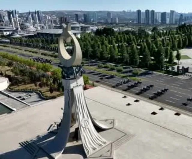 Külliyede 21 pare top atışı eşliğinde Erdoğan, Abbas'ı karşıladı