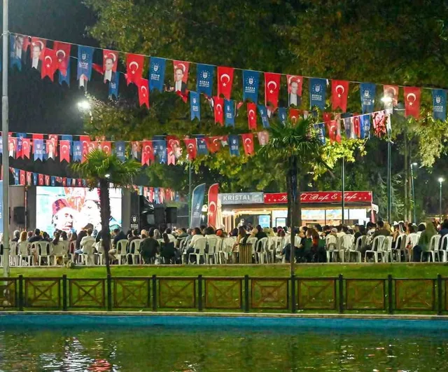 Kültürpark'ta Yeşilçam rüzgârı: Süt Kardeşler göl kıyısında nostalji yaşattı