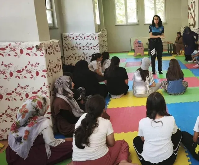 Kur’an kursu öğrencilerine Erzincan'da yaz dönemi güvenlik eğitimi