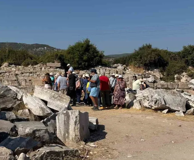 Kyzikos antik kenti Yunan turistleri ağırladı