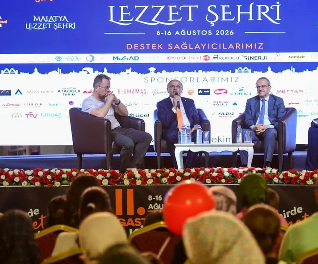 Malatya'nın gastronomi-kültür sokağı binlerce ziyaretçiyi kent parkında buluşturdu