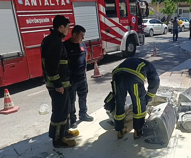 Manavgat'ta ceza tepkisi: belediye önünde ses sistemlerini ateşe veren işletme sahibi tutuklandı