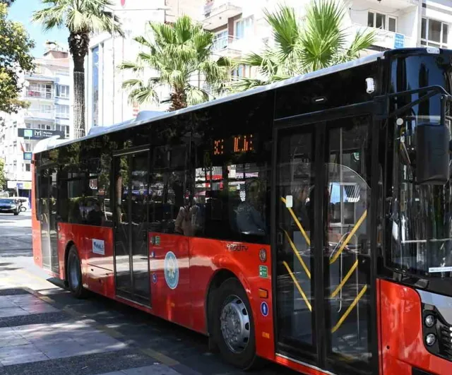 Manisa'da zafer coşkusuna ücretsiz toplu ulaşım
