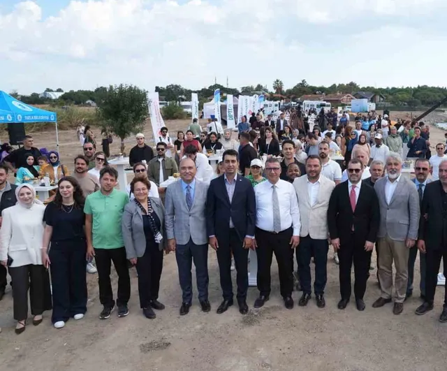 Marmara'ya nefes olacak Dipte İz deniz çayırı hamlesi Tuzla'da tanıtıldı