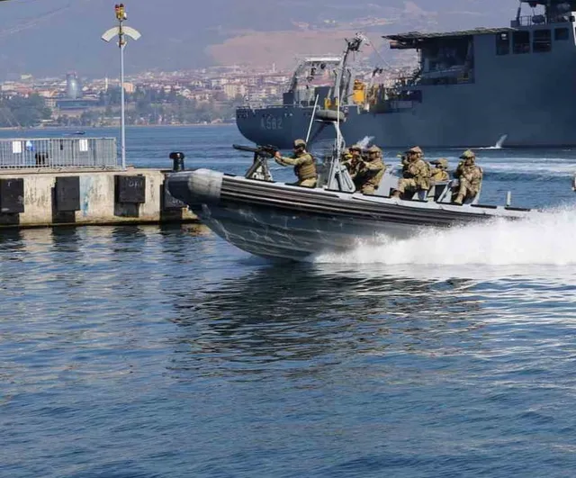 Mavi Vatan tatbikatında SAT ve SAS komandolarından nefes kesen gösteri