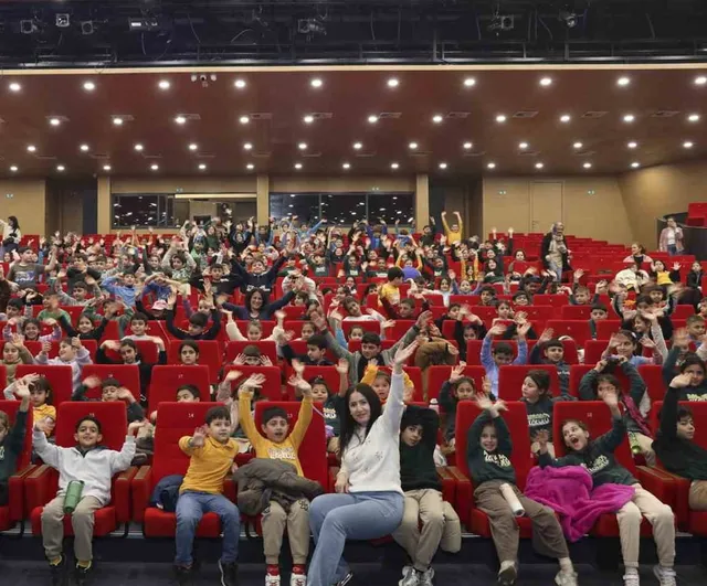 Mersin şehir tiyatrosu 25. sezonu 45 bini aşkın seyirciyle tamamladı