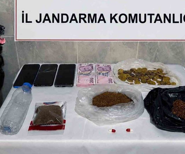 Muğla'da jandarmanın temmuz dalgası: 24 operasyonda tarihi sikke ve uyuşturucu ele geçirildi