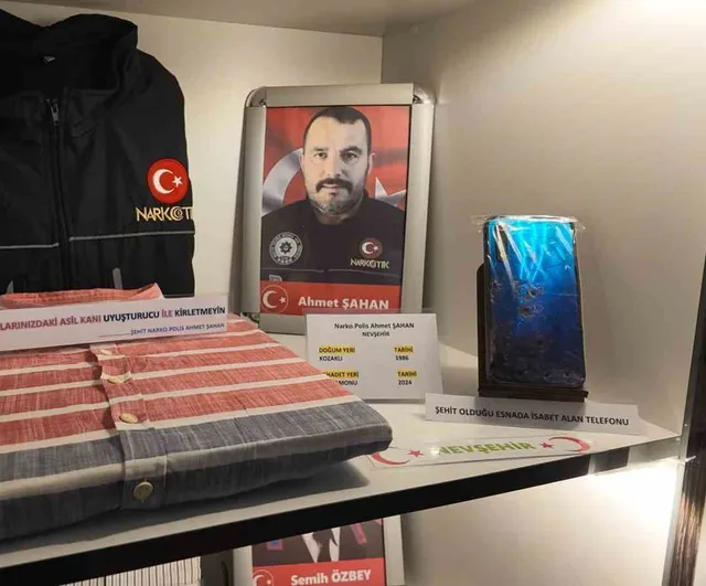 müzedeki cep telefonu şehit polisin son anını gözler önüne seriyor