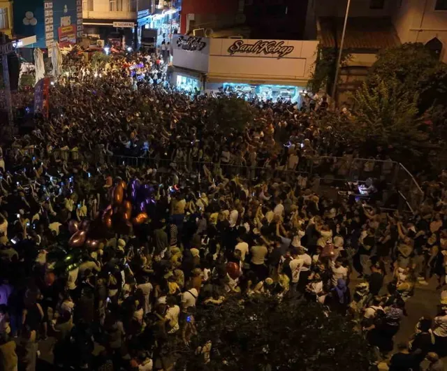Nazilli'de İstasyon Meydanı'nda Bilal Sonses'le müzik dolu yaz akşamı