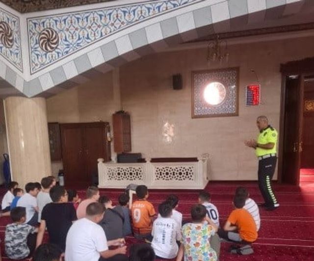 Niğde'de yaz kurslarındaki 259 öğrenciye trafik bilinci aşılandı