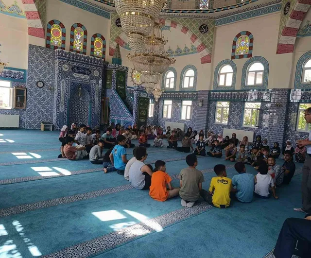 Öğrencilere Hazret-i Peygamber'in örnek hayatı anlatıldı
