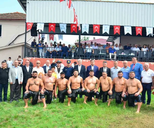 Oğuzlu'da 101. yıl coşkusu: başpehlivan Serhat Elvan