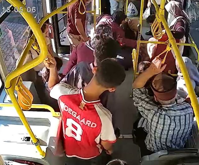 Otobüste şoförün hızlı kararı yolcunun hayatını kurtardı