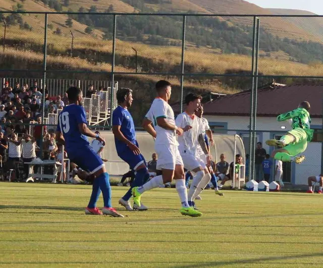 Palandöken'de taktik mücadelesi: Erzurumspor ve Alanyaspor golsüz eşitlendi