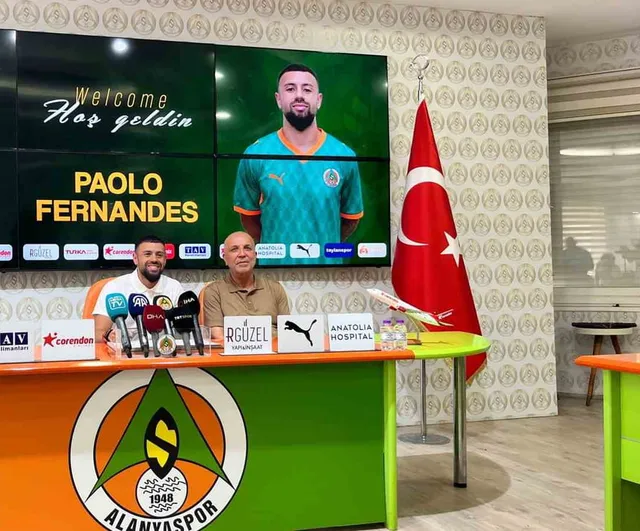 Paolo fernandes Alanyaspor'da: AEK'ten bir yıllık kanat takviyesi