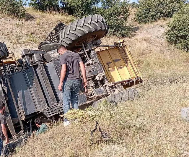 Parkta bırakılan biçerdöverin hareketi dere kazasına yol açtı