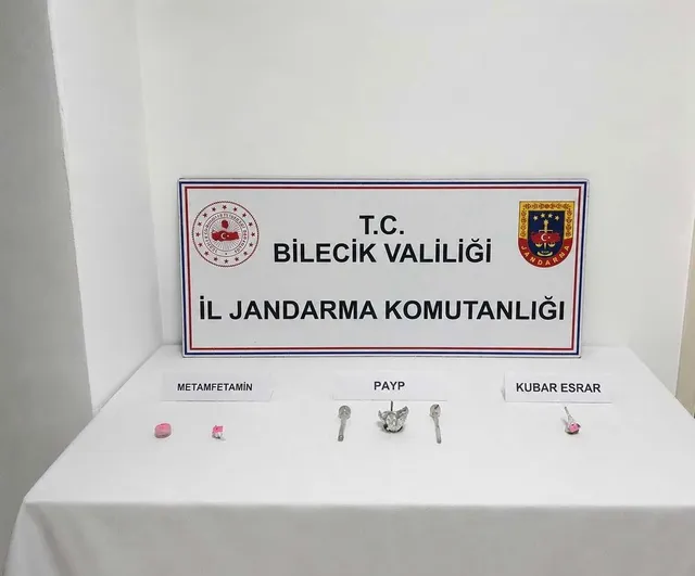 Pazaryeri'ne uyuşturucu getiren şüpheli jandarmanın takibiyle yakalandı