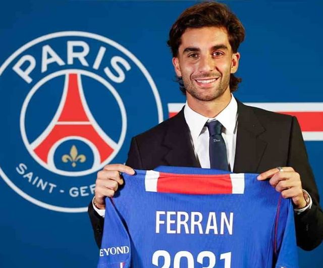 PSG uzun soluklu hamlesini açıkladı: Ferran Torres 2031'e kadar Paris'te