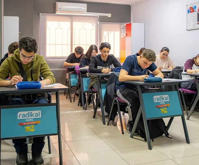 Radikal eğitimden mezunlara YKS hazırlığında yarı fiyatına destek