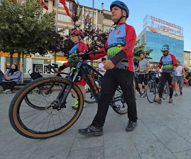 Safranbolu'da Eren Köse anıldı: bisikletliler trafikte can güvenliği istedi