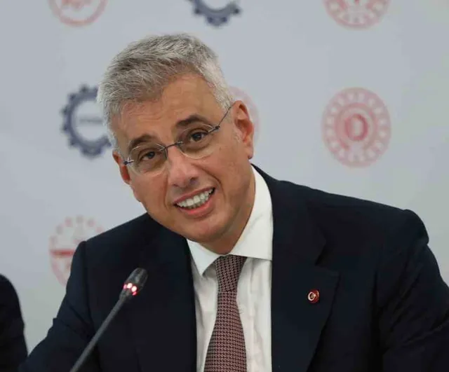 Sağlık sanayisinde üretim vurgusu: Kemal Memişoğlu Çerkezköy tesislerini inceledi