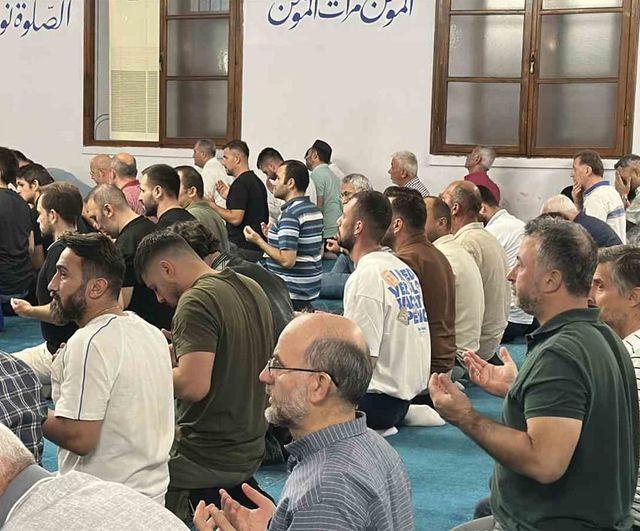 Sakarya'da mevlid kandili: camilerde dualar, gönüllerde birlik