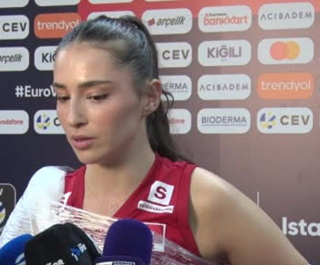 Saliha Şahin: şampiyonluk yükünü şimdilik hissetmiyoruz