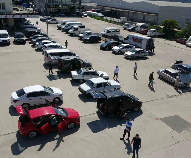 Samsun'da ikinci el oto pazarında hareketlilik azaldı