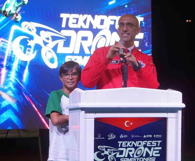 Şırnak semalarında gece yarışları: TEKNOFEST drone şampiyonası pilotlara uluslararası yol açtı