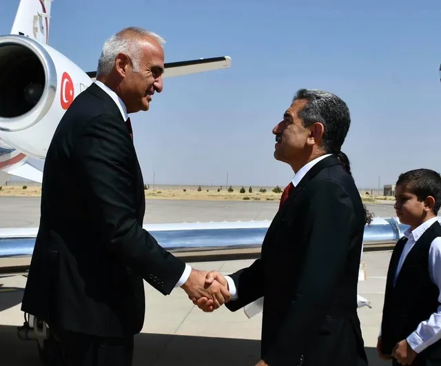 Şırnak'ta kültür ve turizmi yerinde inceledi: Mehmet Nuri Ersoy yeni hizmet binasının açılışına katıldı