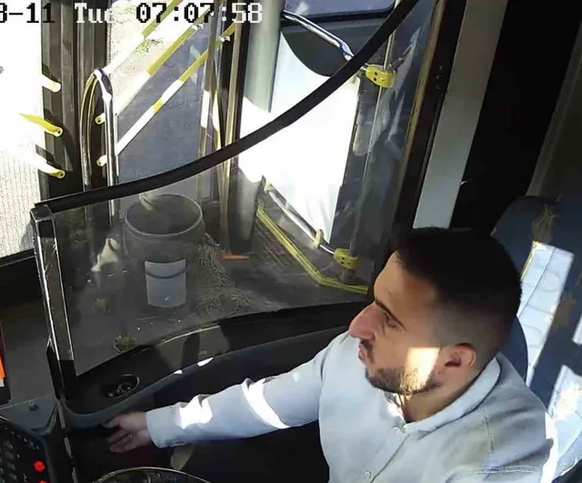 Soğukkanlı şoför rotayı değiştirip fenalaşan yolcuyu hastaneye yetiştirdi