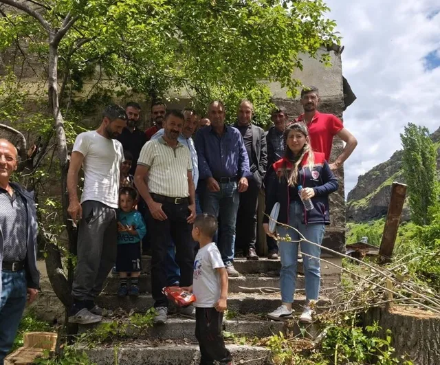 Tarım ekipleri Erzurum'da hasat ve anızla mücadelede sahaya indi