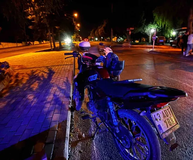 Tavşanlı'da kavşakta çarpışma: iki motosiklet sürücüsü yaralandı