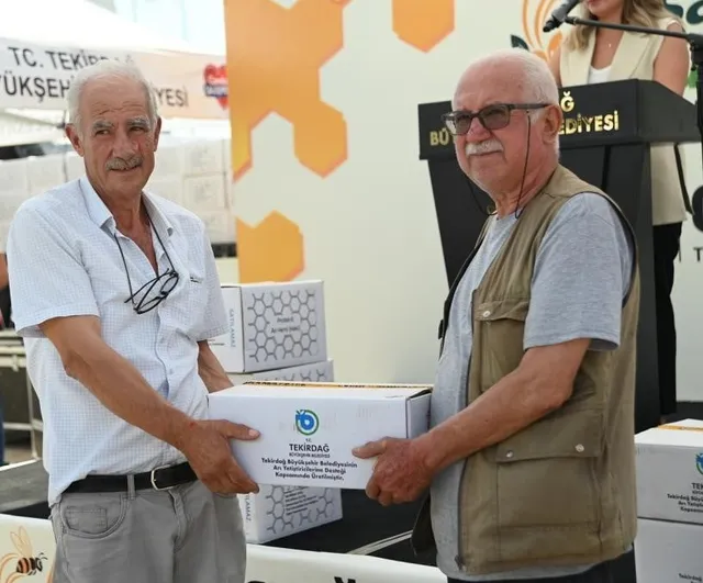 Tekirdağ'da 780 arıcıya 186 bin 480 kilogram yem desteği