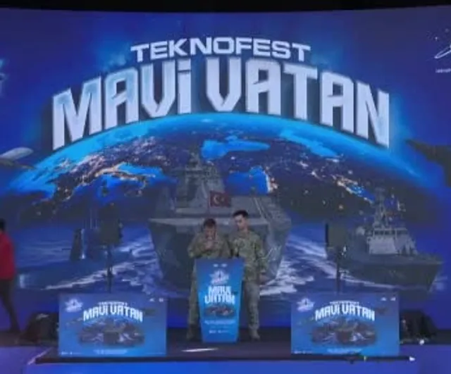 Teknofest Mavi Vatan'da SAS ve SAT komandolarının gösterisi izleyenleri büyüledi