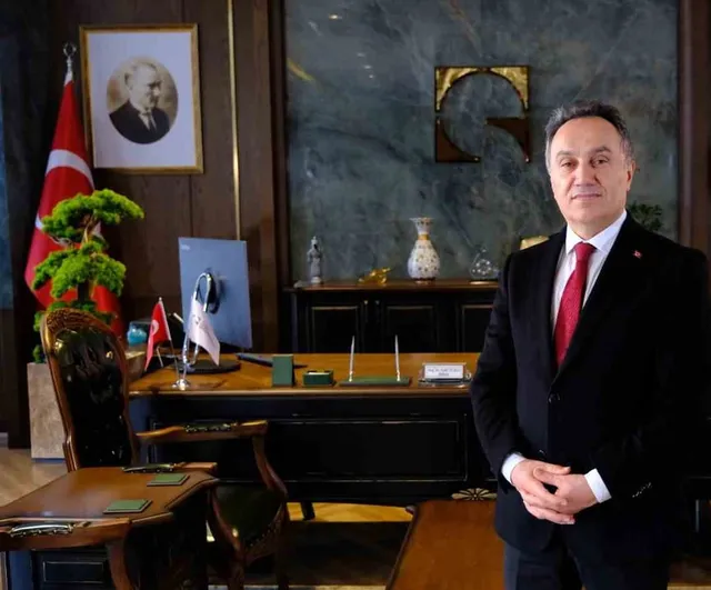 Tokat Gaziosmanpaşa Üniversitesi enkazı dönüştürerek 3d yazıcılarla hızlı konut üretiyor