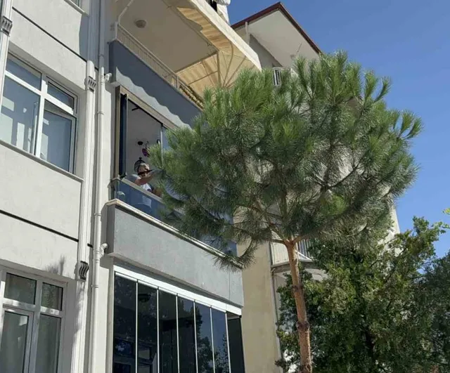 Tokat'ta balkondan düşen 70 yaşındaki adam yaşamını yitirdi