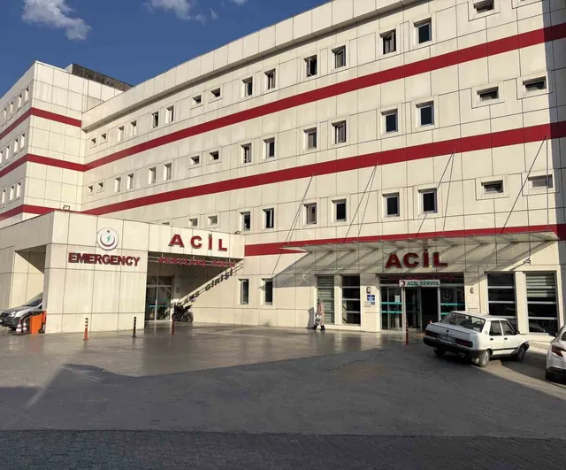 Tosya'daki kazada Çorum FK oyuncusu Atakan Akkaynak ve eşi yaralandı