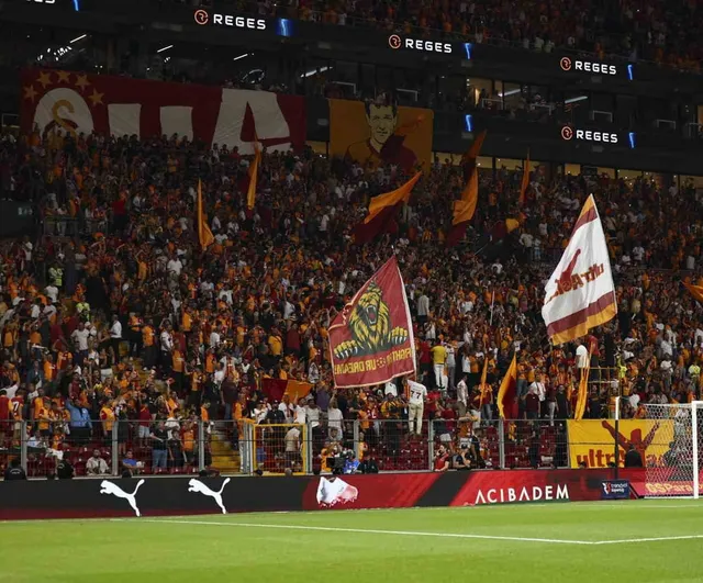 Tribünlerden Rams Park'ta yönetim istifa çağrısı