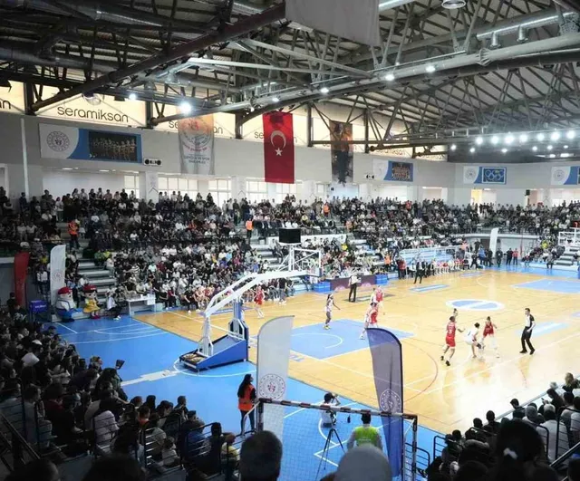 Turgutlu Belediyespor'dan salon reklam paketleri: 23 tribün içi alan satışta