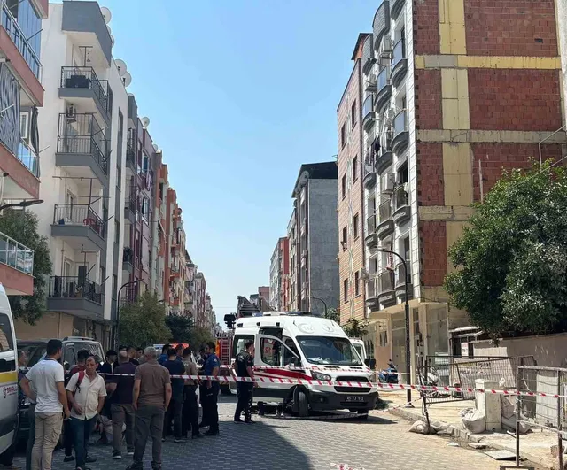 Turgutlu'da inşaat çatısından düştüğü iddia edilen kişi ağır yaralandı