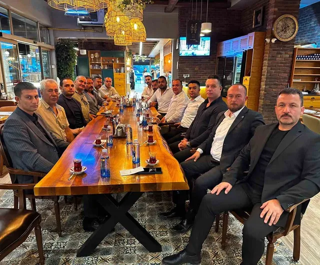 Ülkü Ocakları'nda görev yapmış eski il başkanları Eskişehir'de buluştu